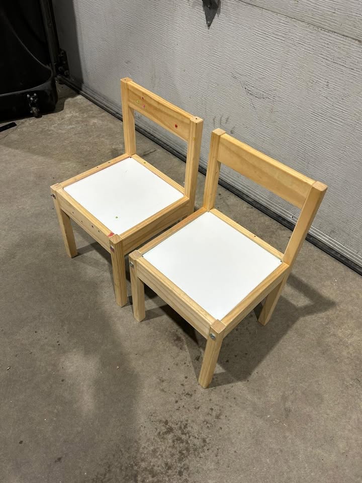 Kids Table + 2 Chairs