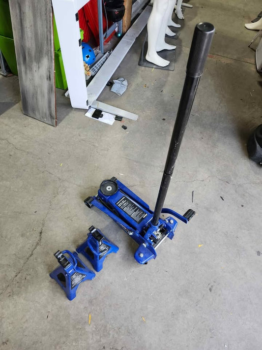 Certified 3-Tonne Axel Stands (2) & Garage Jack