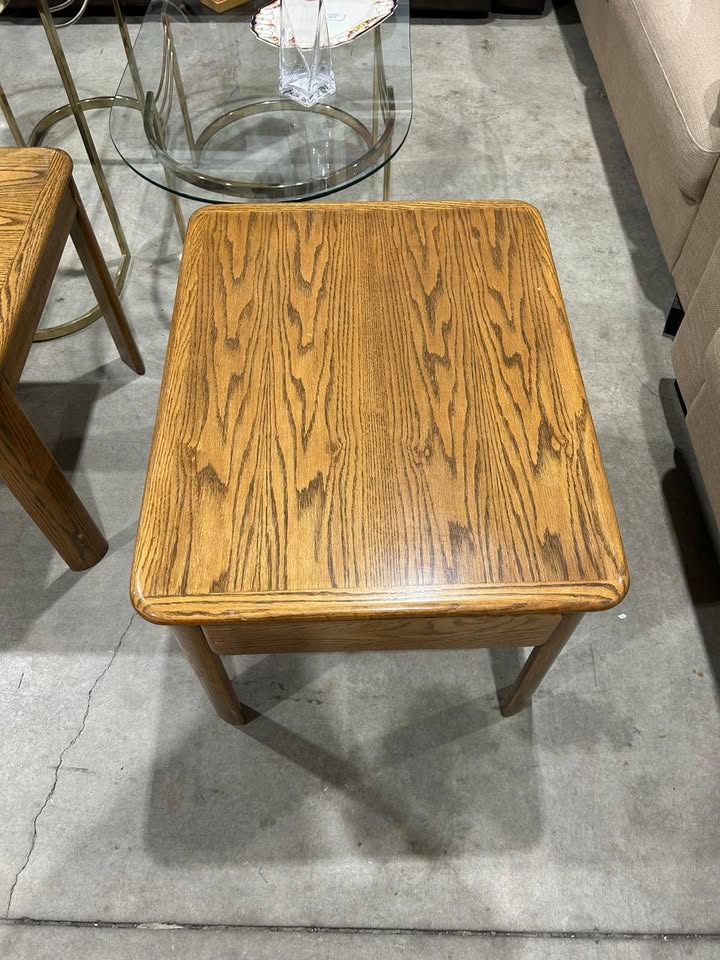 Huppe - Oak Side/End Table with drawer