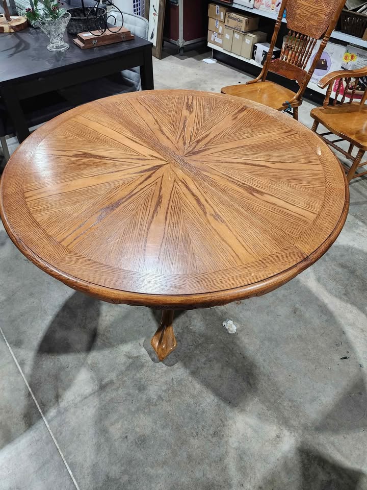 Solid Vintage Wooden Extendable Dining Table with 7 Chairs