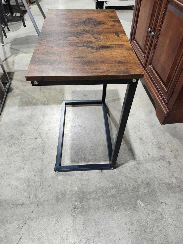 C Shaped End/Side Table