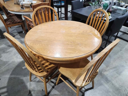 Solid Wooden Round Dining Table with 4 Chairs