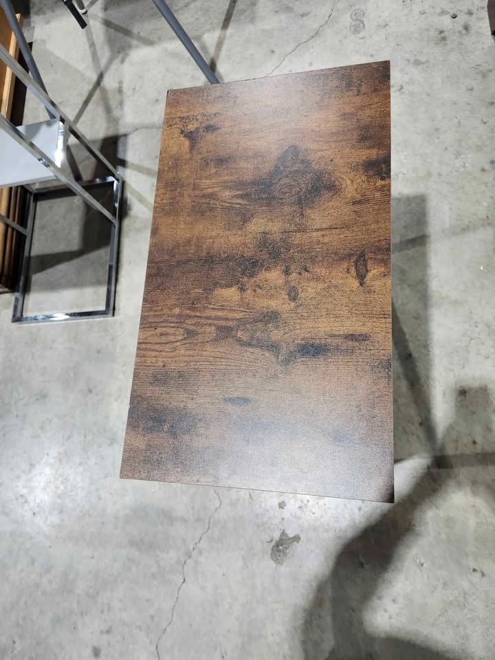 C Shaped End/Side Table