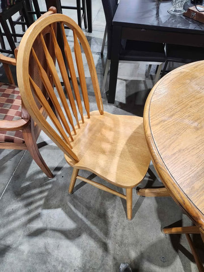 Solid Wooden Round Dining Table with 4 Chairs