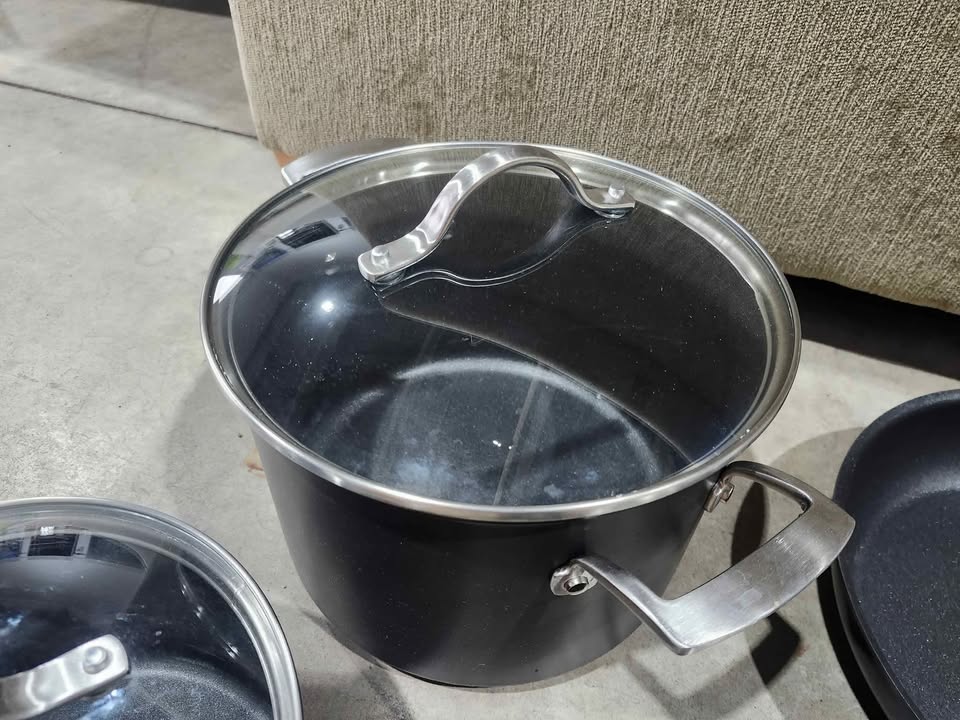 New! Kirkland Signature 7-piece Hard Anodized Cookware Set