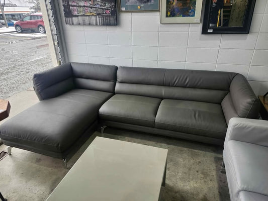 Poppy - Modern Leather Sectional Sofa