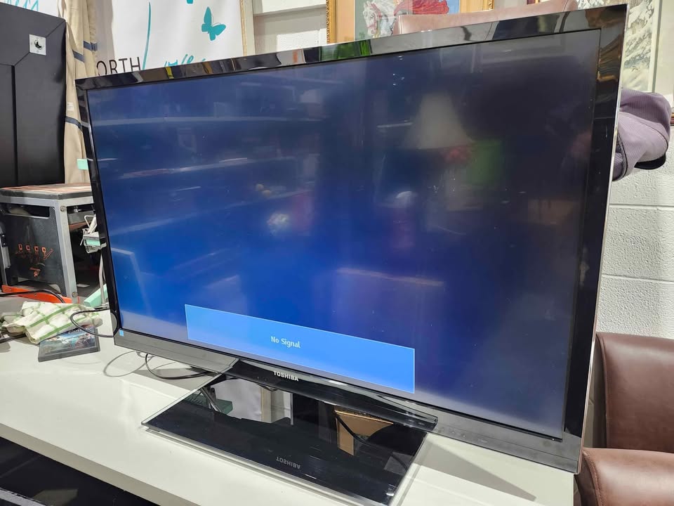 Toshiba 42" HD LED TV - 2011