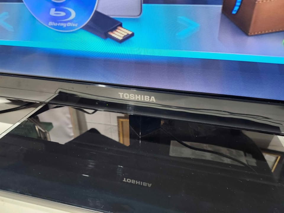 Toshiba 42" HD LED TV - 2011