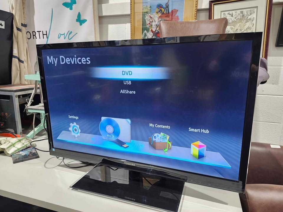 Toshiba 42" HD LED TV - 2011