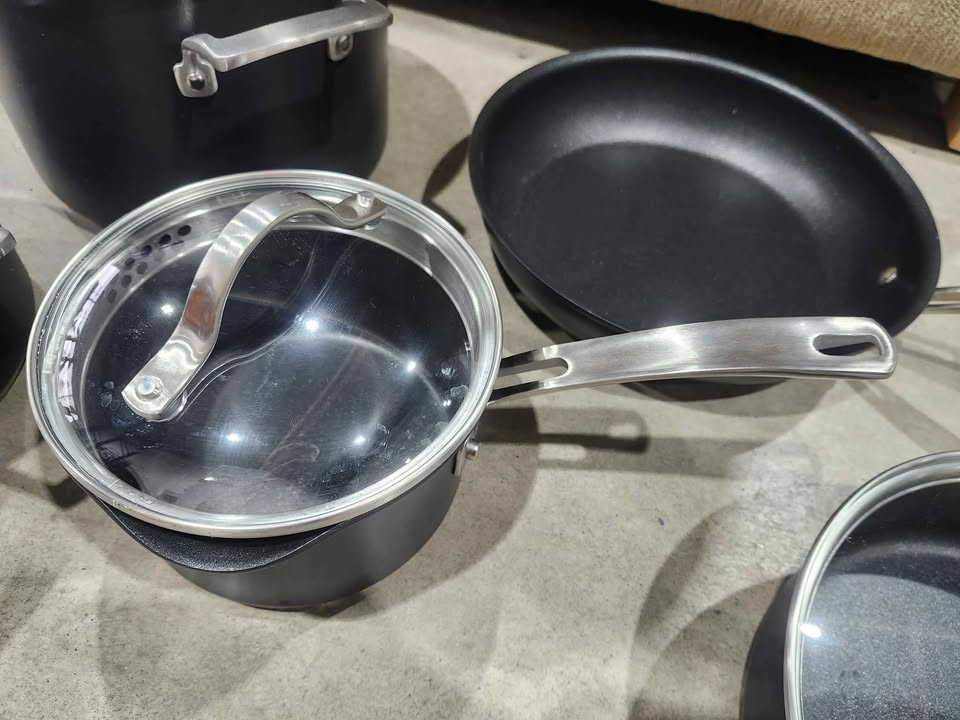 New! Kirkland Signature 7-piece Hard Anodized Cookware Set