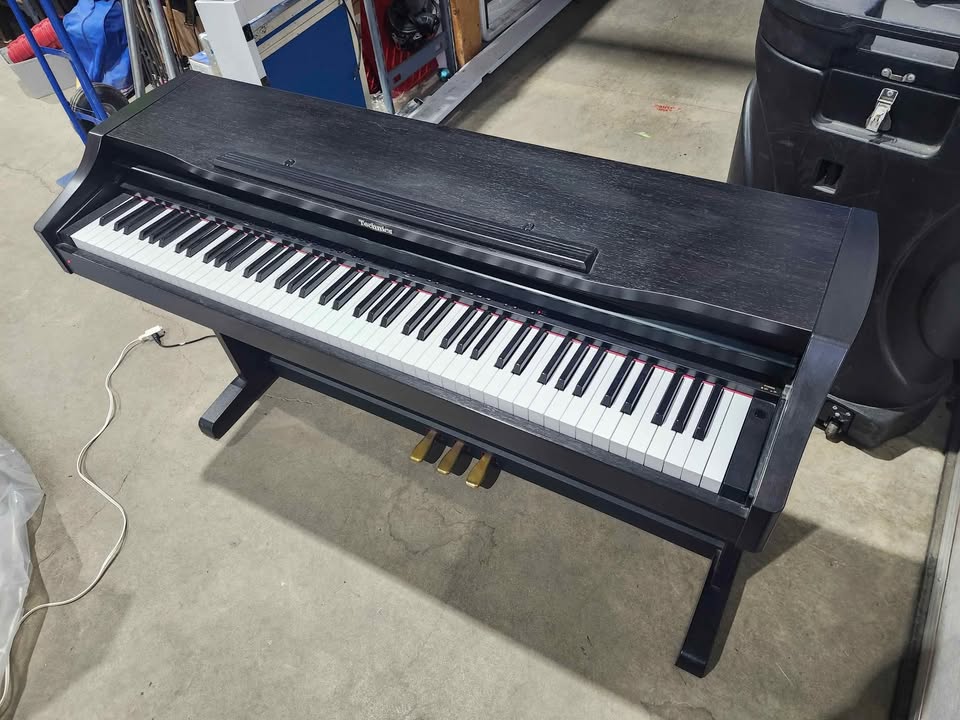 Technics SX-PX662 Digital Piano