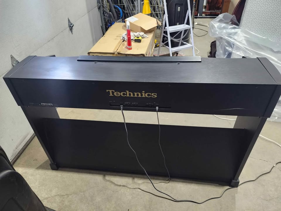 Technics SX-PX662 Digital Piano