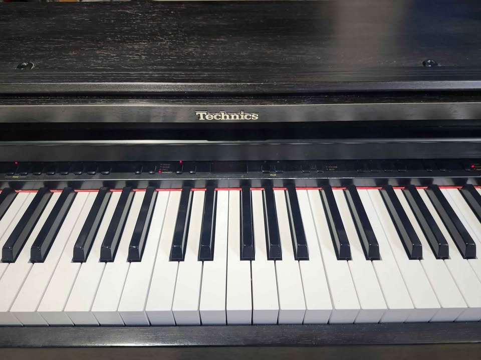 Technics SX-PX662 Digital Piano