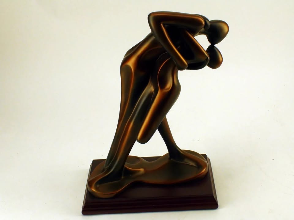 Les Cadeaux Elby Abstract Embracing Couple Statue – Bronze-Toned