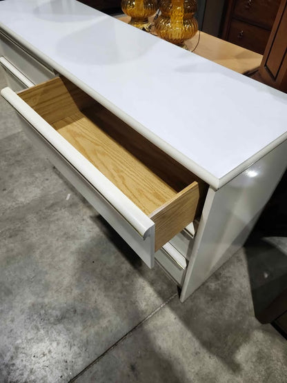 White/Cream Lacquered 6 Drawer Dresser