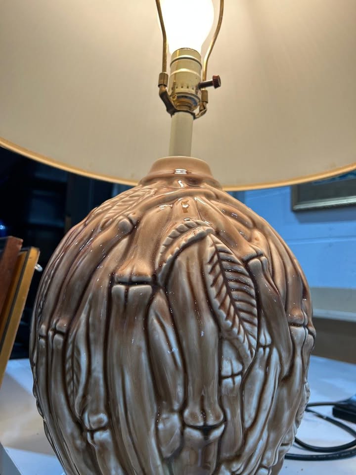 Floral/Nature design Table lamp