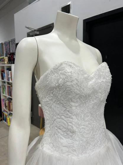 Sweetheart Neckline Wedding Dress with Ruffled Skirt - Size S