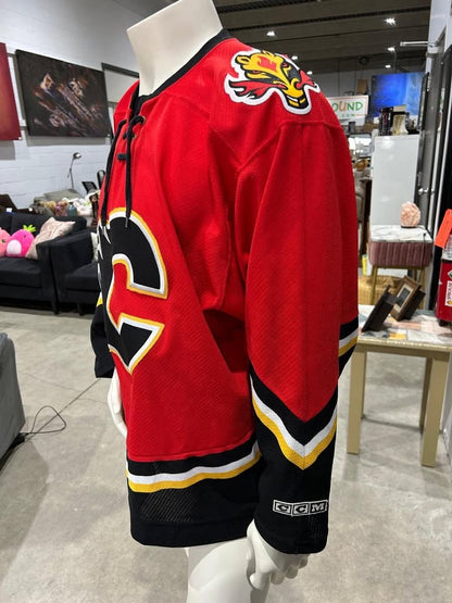 VINTAGE Calgary FLAMES Hockey Jersey L BLASTY Shoulder Patch CCM NHL
