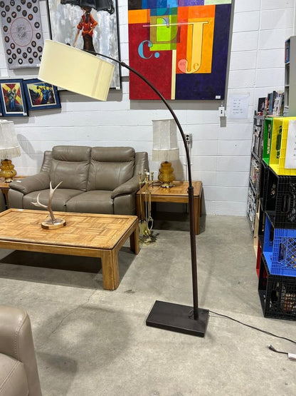 Curved Floor Lamp - Brown Color