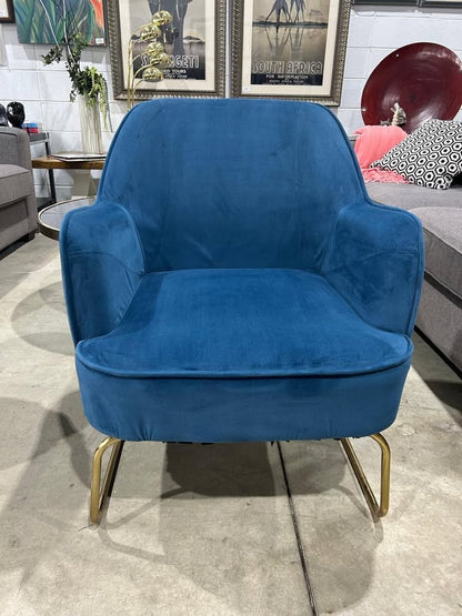 DARAH Blue velvet armchair