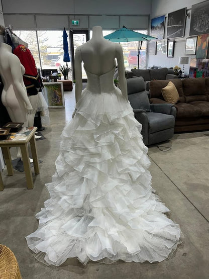 Sweetheart Neckline Wedding Dress with Ruffled Skirt - Size S
