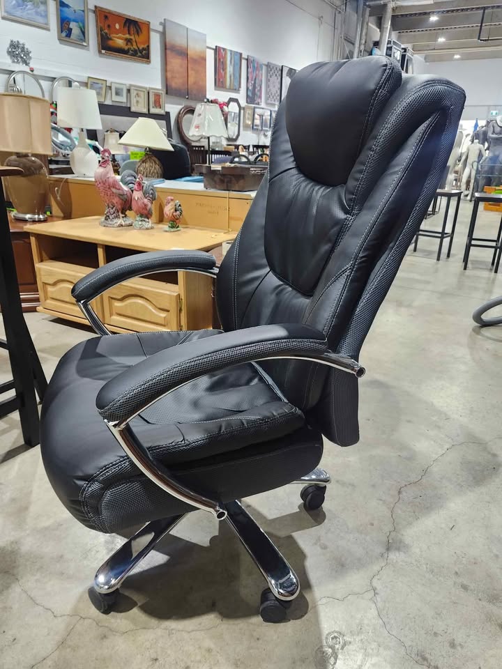 Executive High Back PU Leather Office Chair (read description)