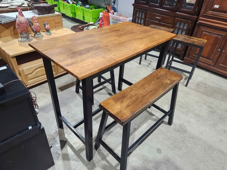 Kerley 3 Piece Solid Wood Dining Set