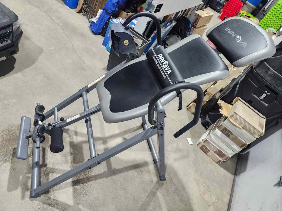 Innova Health - Heavy Duty Deluxe Inversion Table with Air Lumbar Support