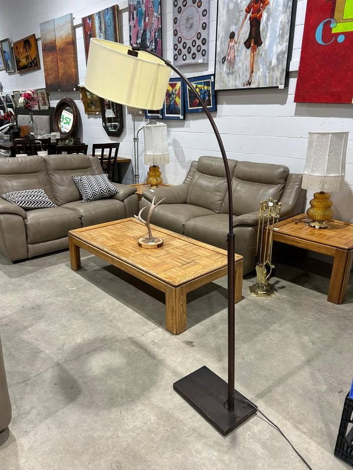 Curved Floor Lamp - Brown Color