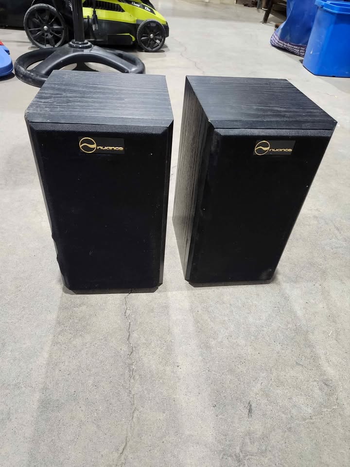 2x Nuance Advangage S1 Bookshelf Speakers