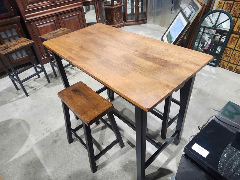 Kerley 3 Piece Solid Wood Dining Set
