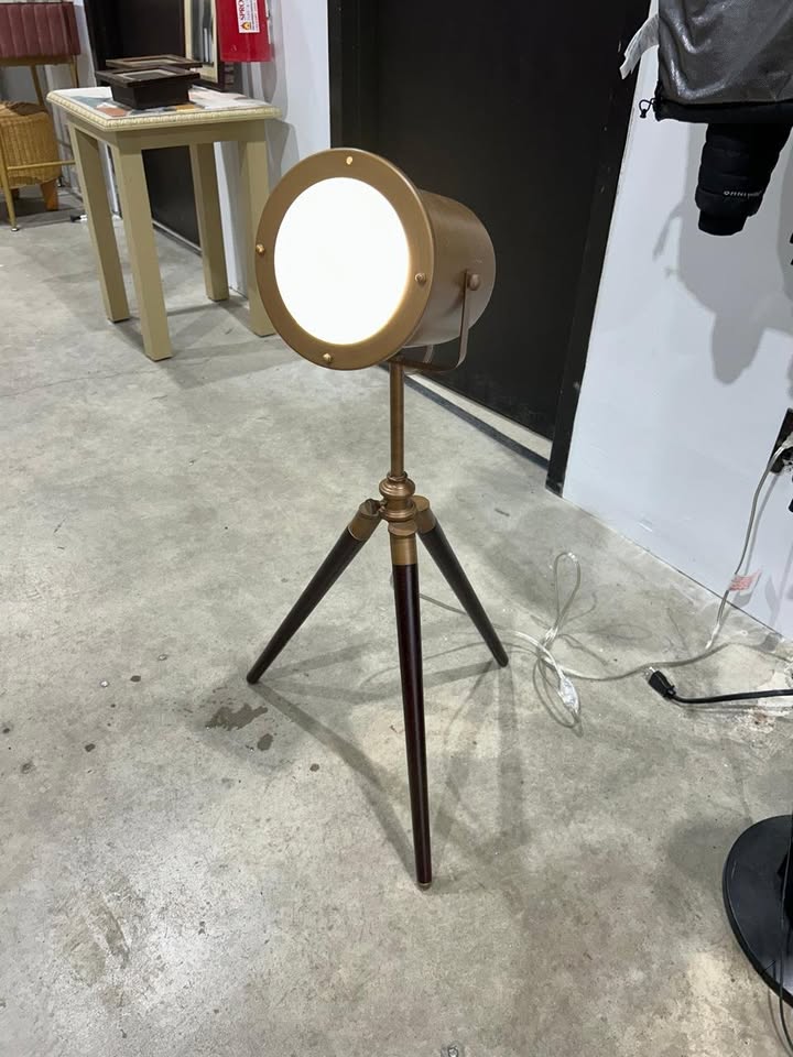 Tripod Stand Cool Lamp