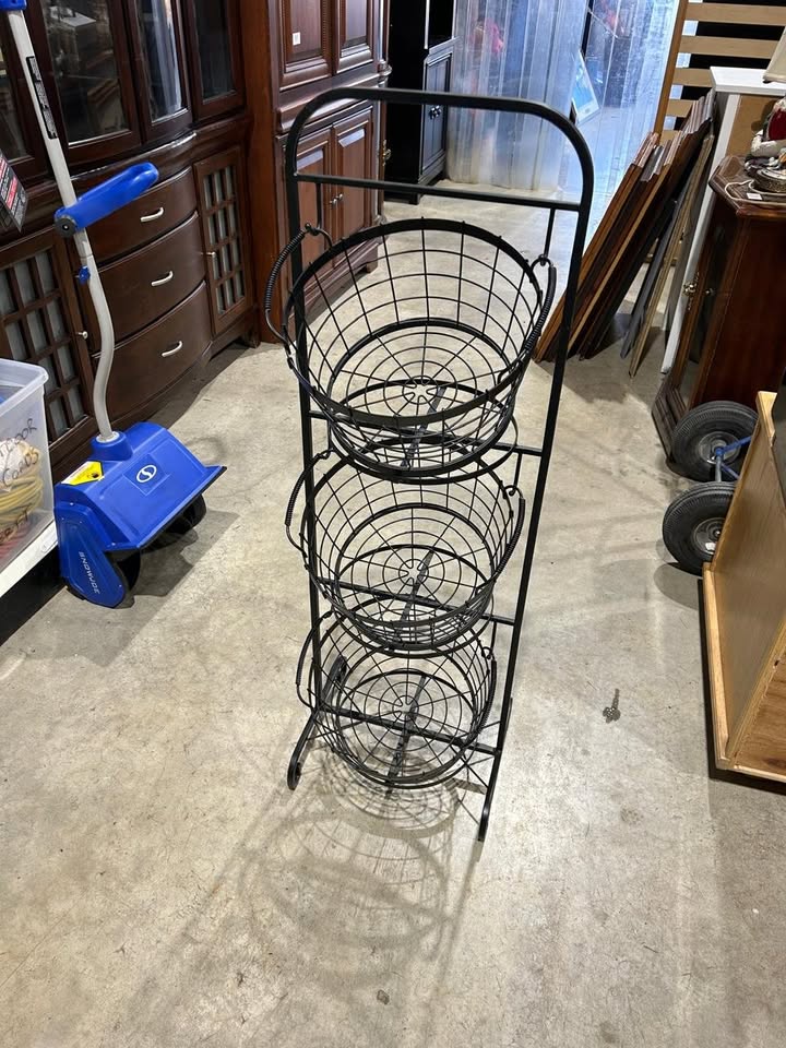 3-tier Market Baskets shelf