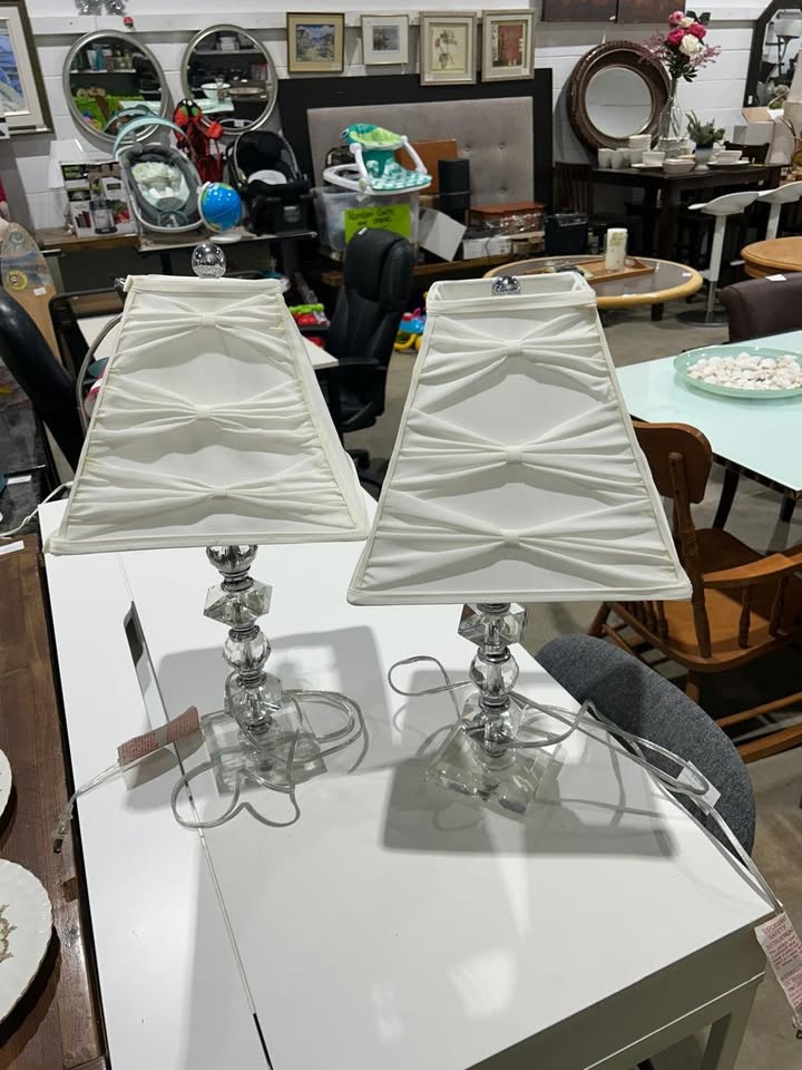 Trident Stacked Crystal Glass Lamp with Original Shade