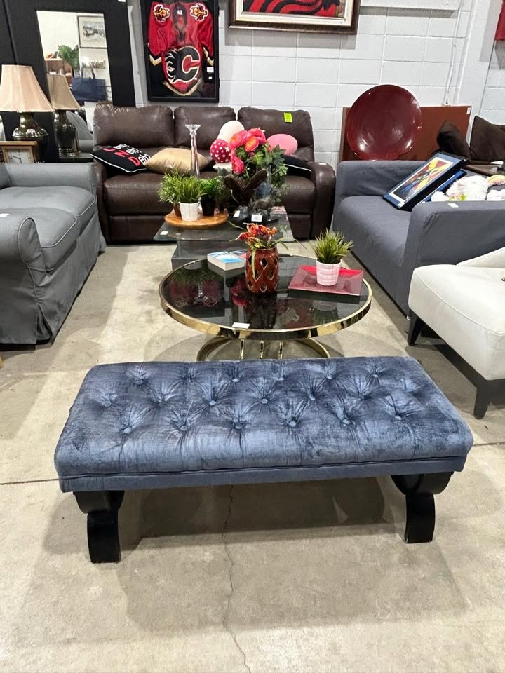 Vintage Style Blue Velvet Bench