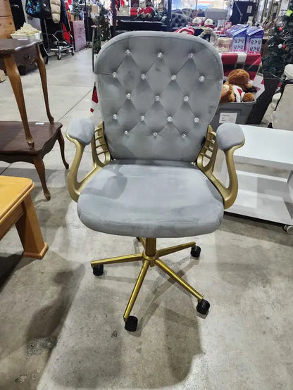 Insetto Elegant Tufted Office Chair