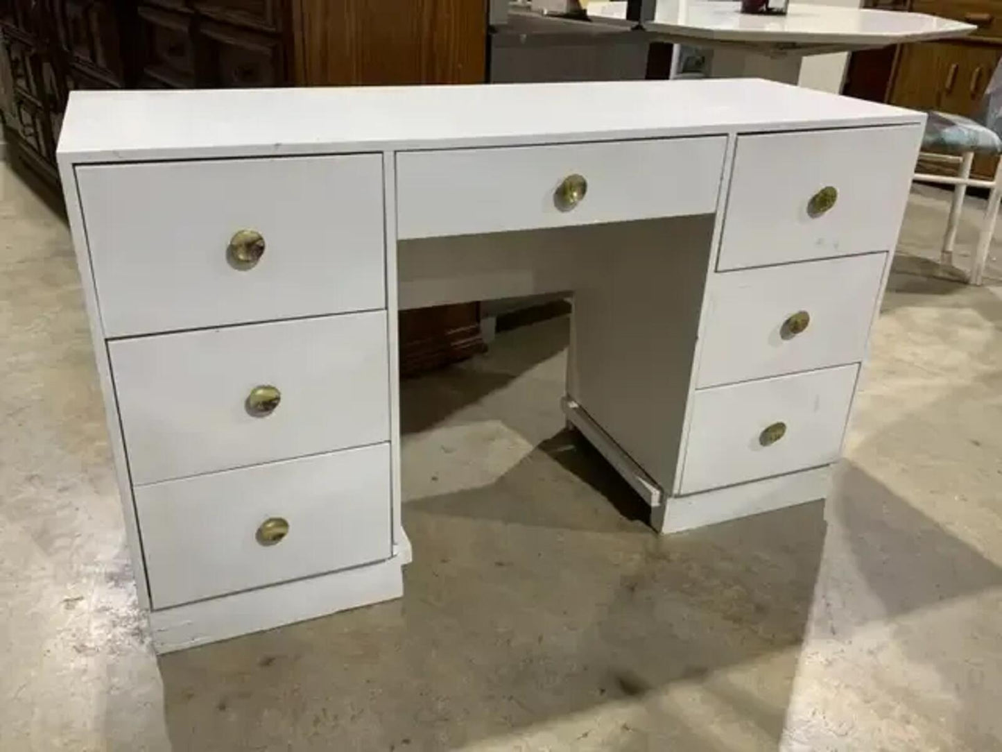 White Wooden Desk/Vanity with 7 drawers