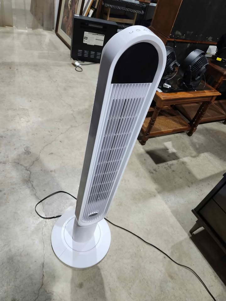 Noma Oscillating 46" Tower Fan