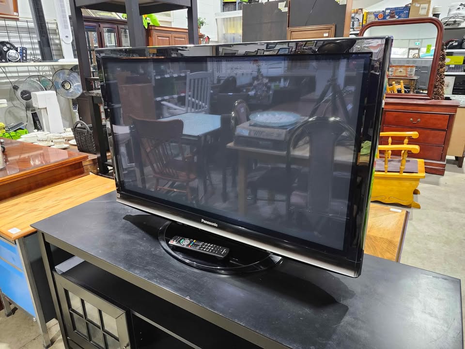 Panasonic Plasma HDTV 42" with Remote