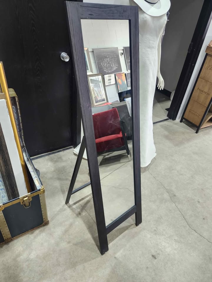 MILTON Standing Mirror (42 x 150 cm)