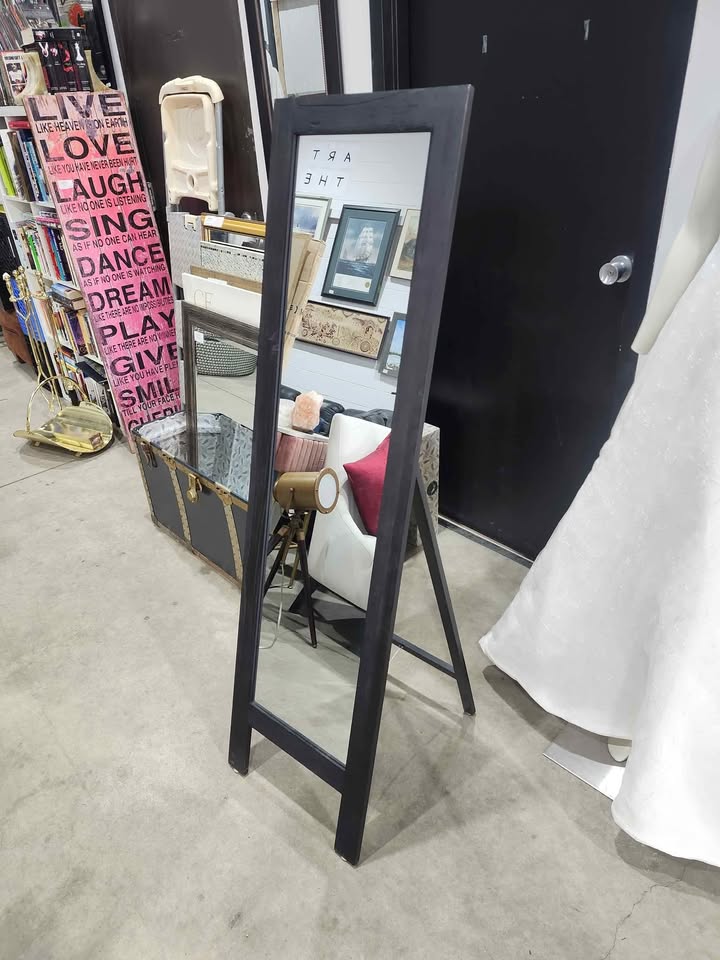MILTON Standing Mirror (42 x 150 cm)