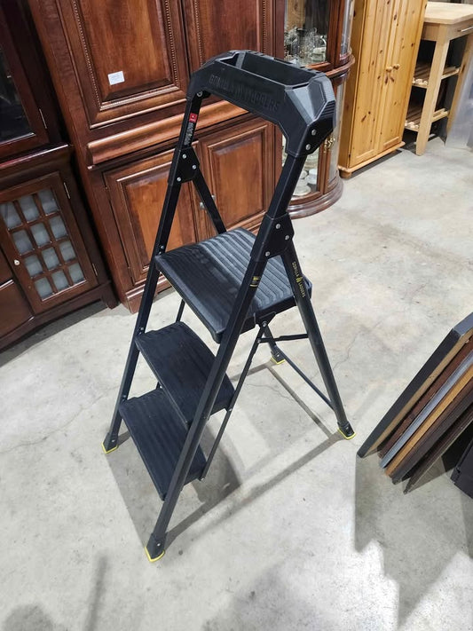Gorilla Ladders PRO Steel 3-Step Stepladders
