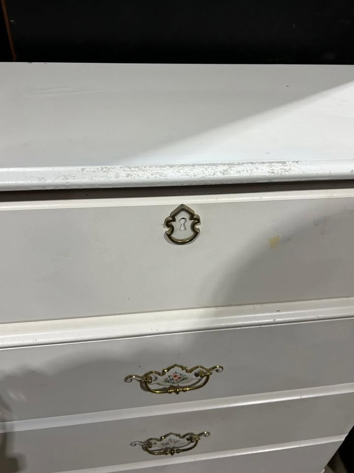 White 4-Drawer Dresser