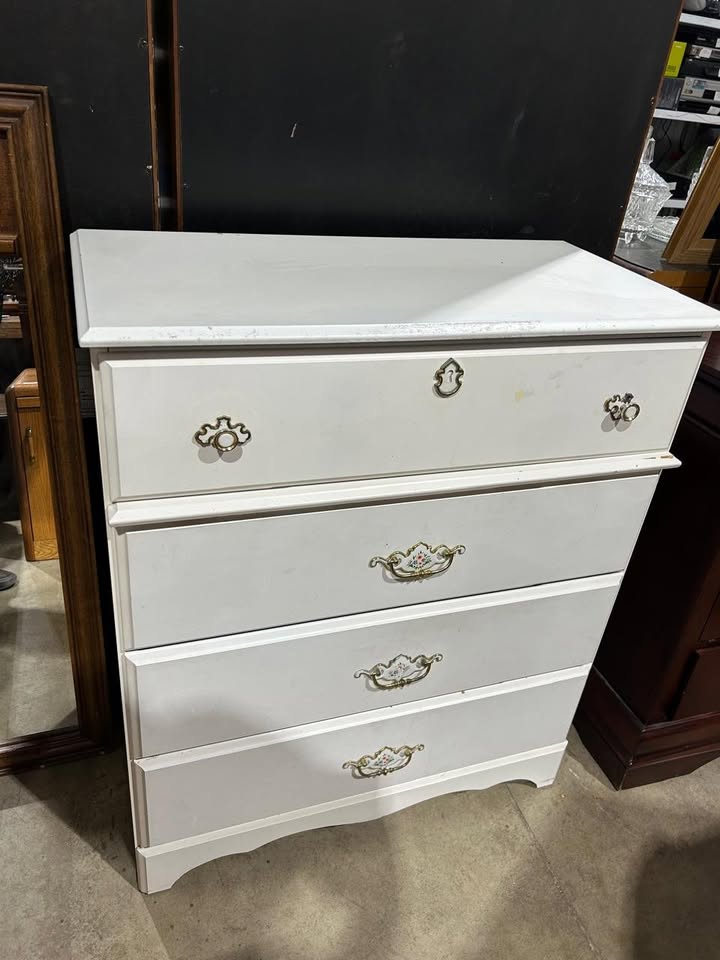 White 4-Drawer Dresser