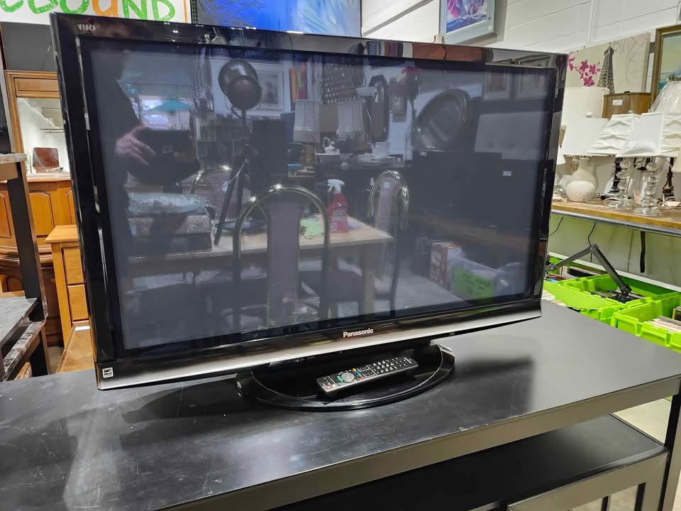Panasonic Plasma HDTV 42" with Remote
