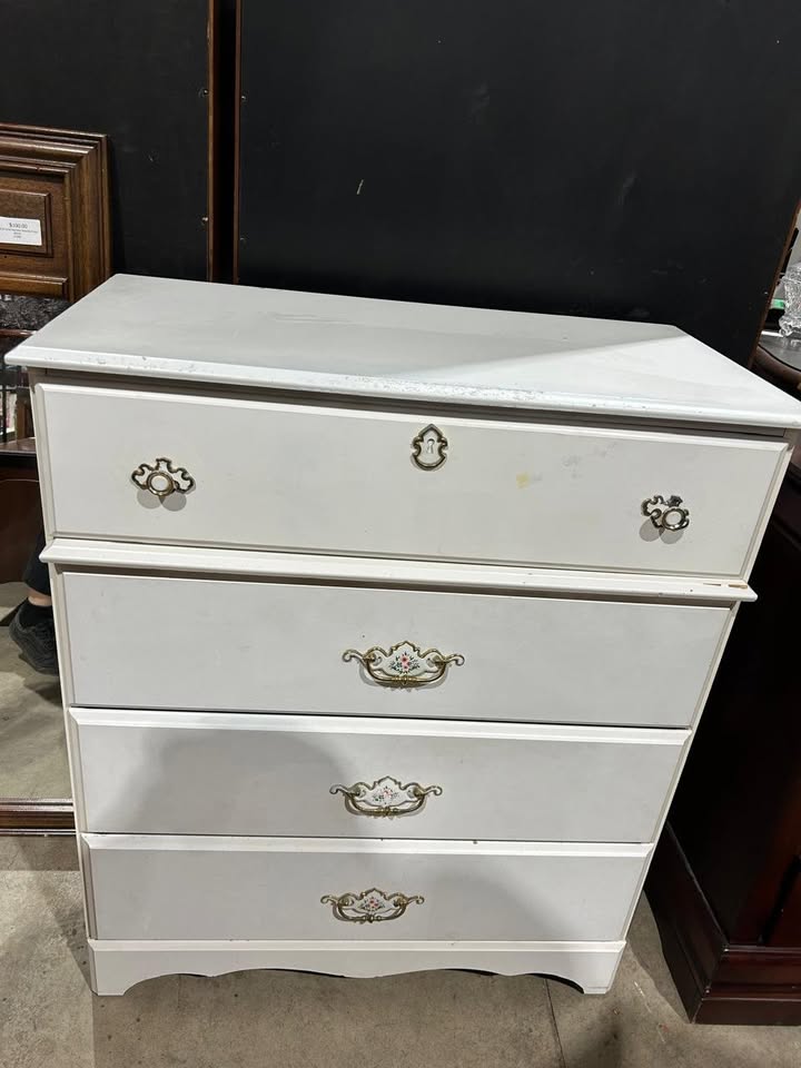 White 4-Drawer Dresser