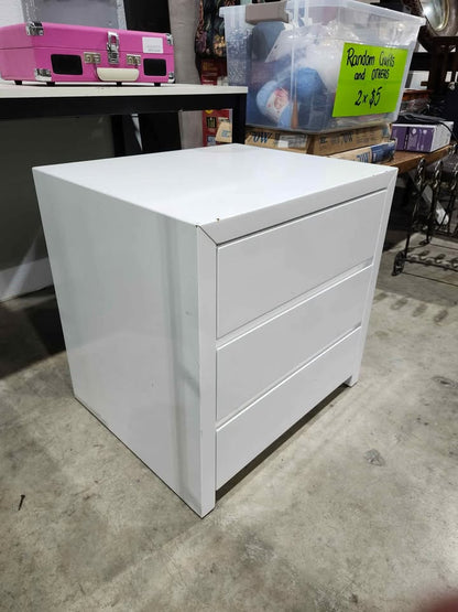Glossy White 3 Drawer Nightstand