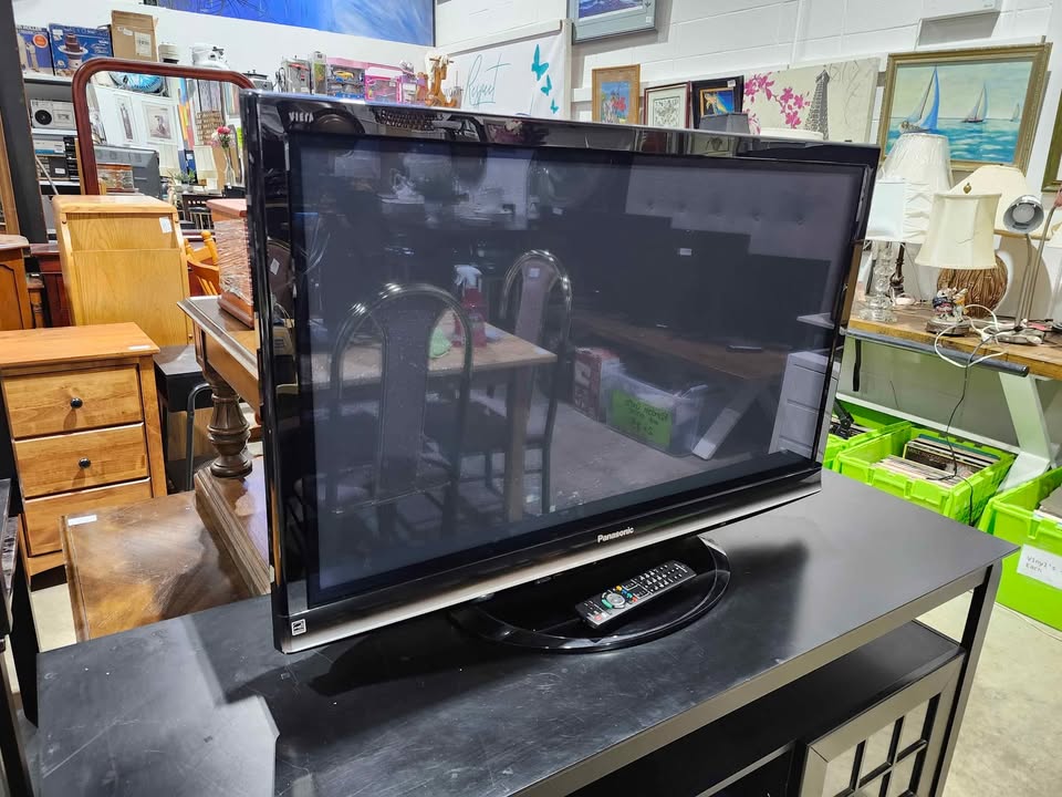 Panasonic Plasma HDTV 42" with Remote