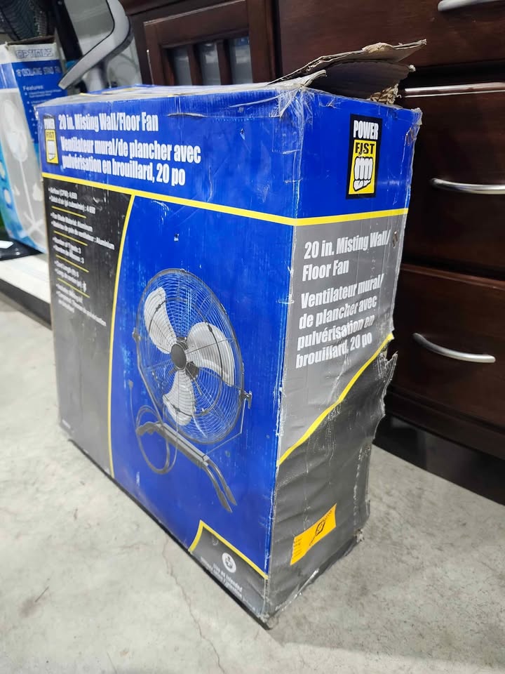Powerfist 20" Misting Wall/Floor Fan - New!