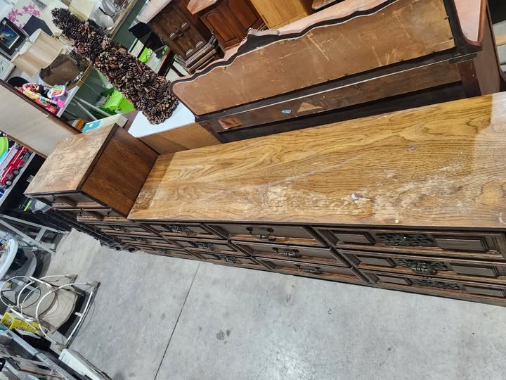 Vintage Wooden 2 Piece Dresser Set